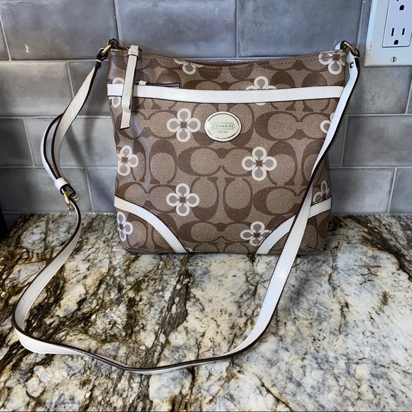 Coach Handbags - Coach Peyton Signature Clover Crossbody Bag